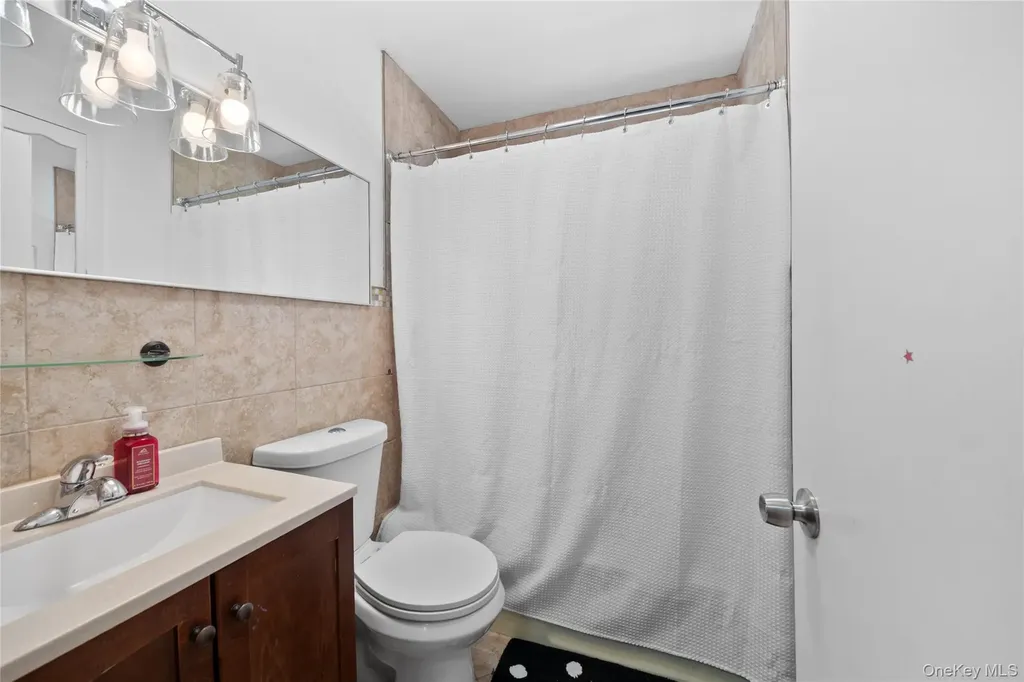33 Greenwood Lane White Plains NY 10607