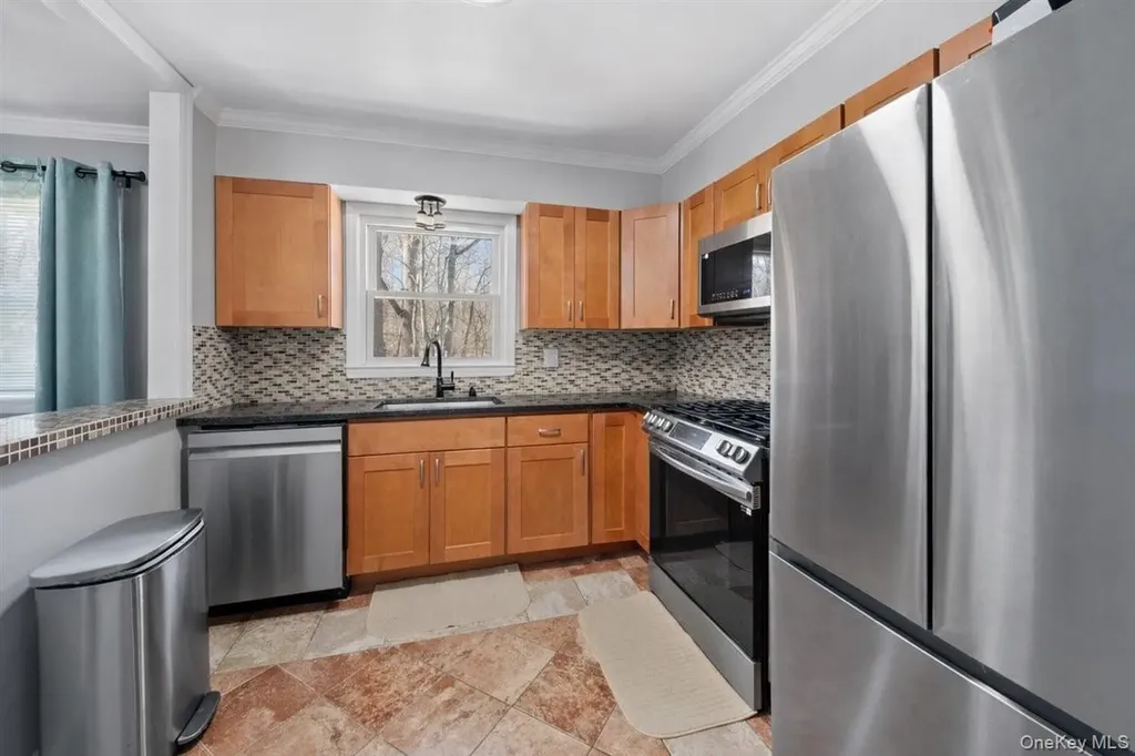 33 Greenwood Lane White Plains NY 10607