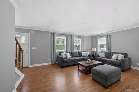 33 Greenwood Lane White Plains NY 10607