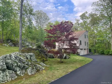 11 Manor Drive Goldens Bridge NY 10526