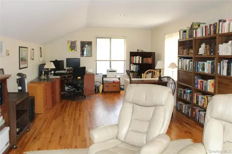 11 Manor Drive Goldens Bridge NY 10526