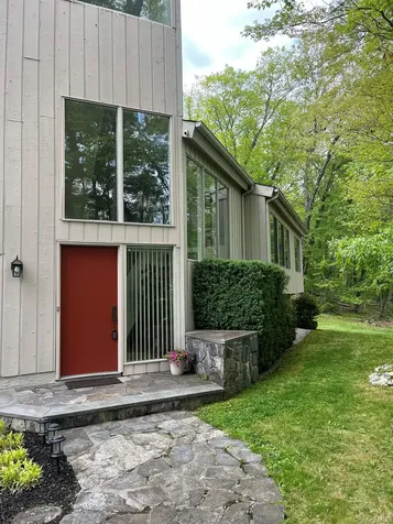 11 Manor Drive Goldens Bridge NY 10526