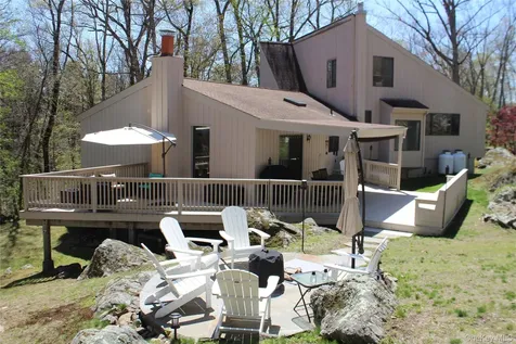 11 Manor Drive Goldens Bridge NY 10526