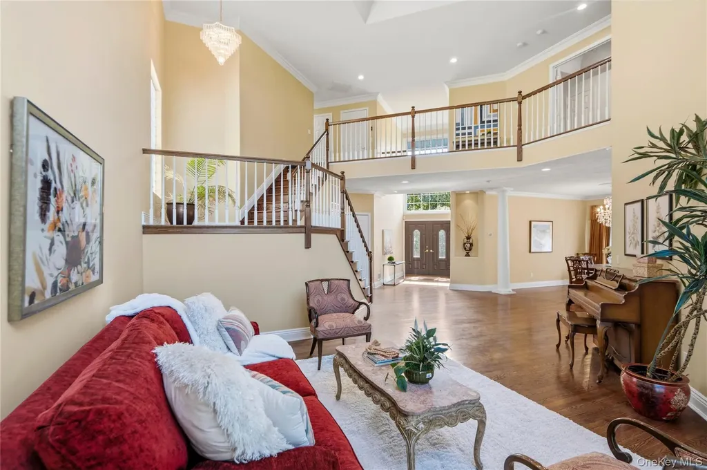 185 Sagamore Drive Plainview NY 11803