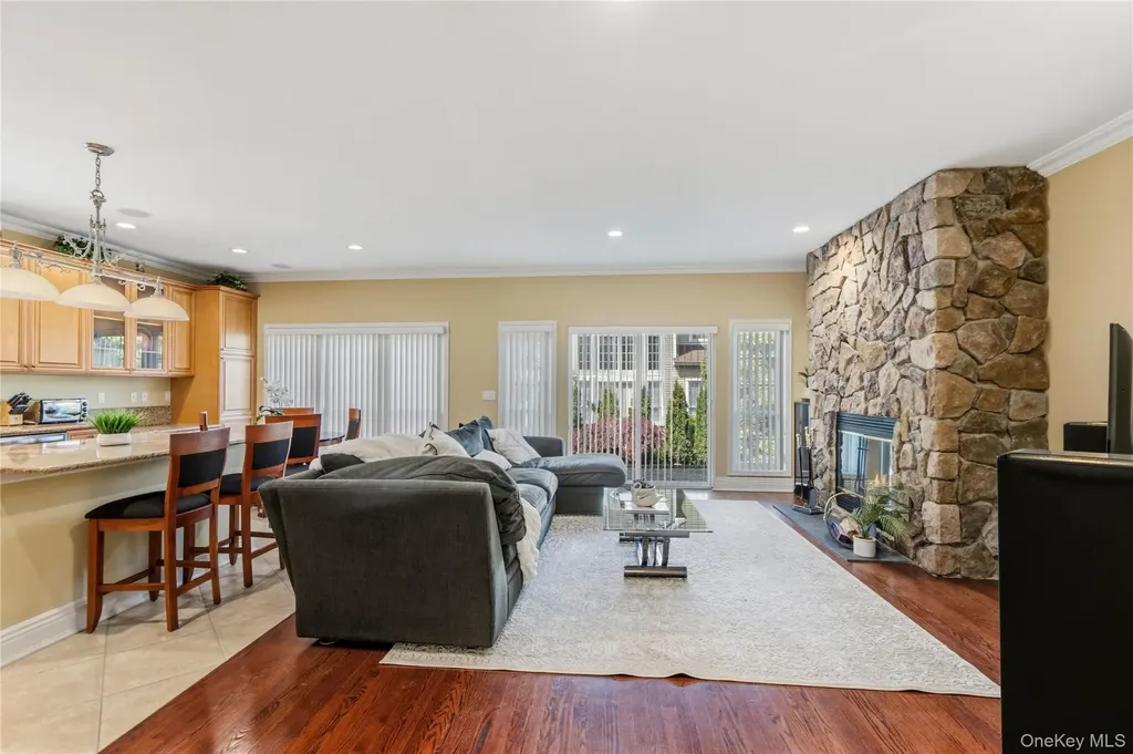 185 Sagamore Drive Plainview NY 11803