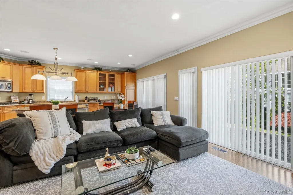 185 Sagamore Drive Plainview NY 11803