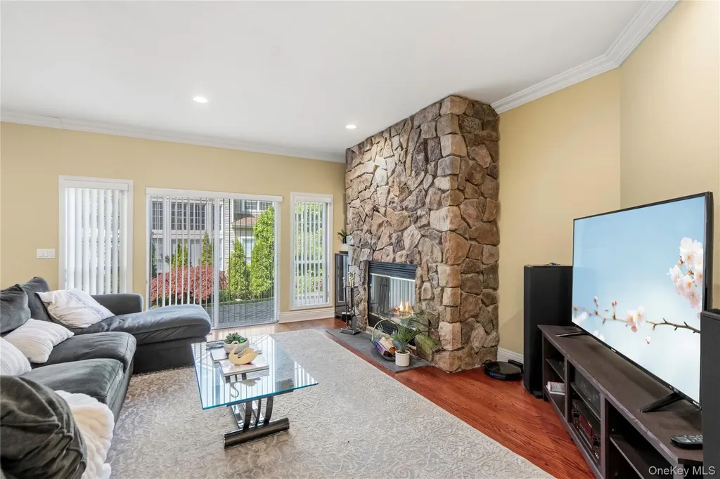 185 Sagamore Drive Plainview NY 11803