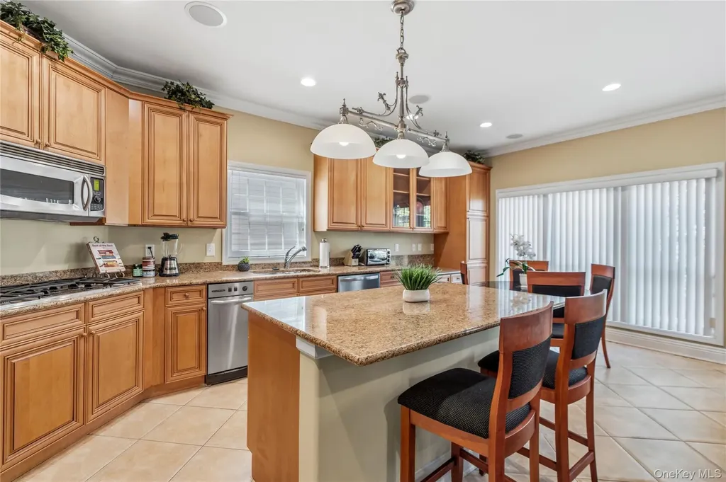 185 Sagamore Drive Plainview NY 11803