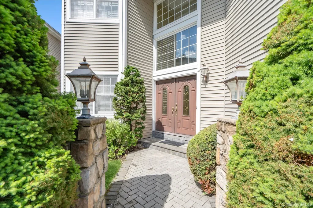 185 Sagamore Drive Plainview NY 11803