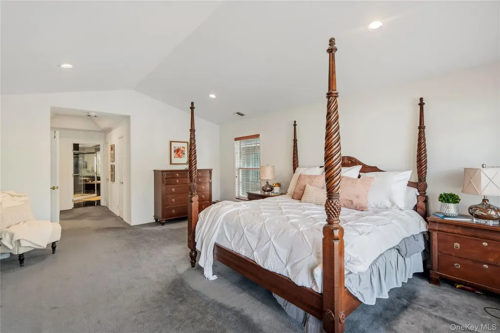 185 Sagamore Drive Plainview NY 11803
