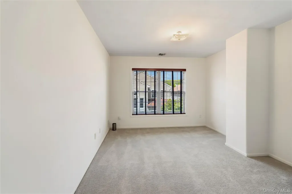 185 Sagamore Drive Plainview NY 11803