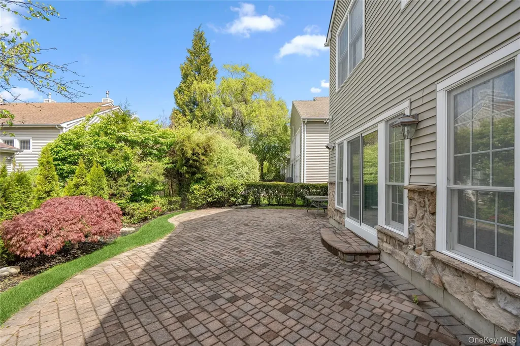 185 Sagamore Drive Plainview NY 11803