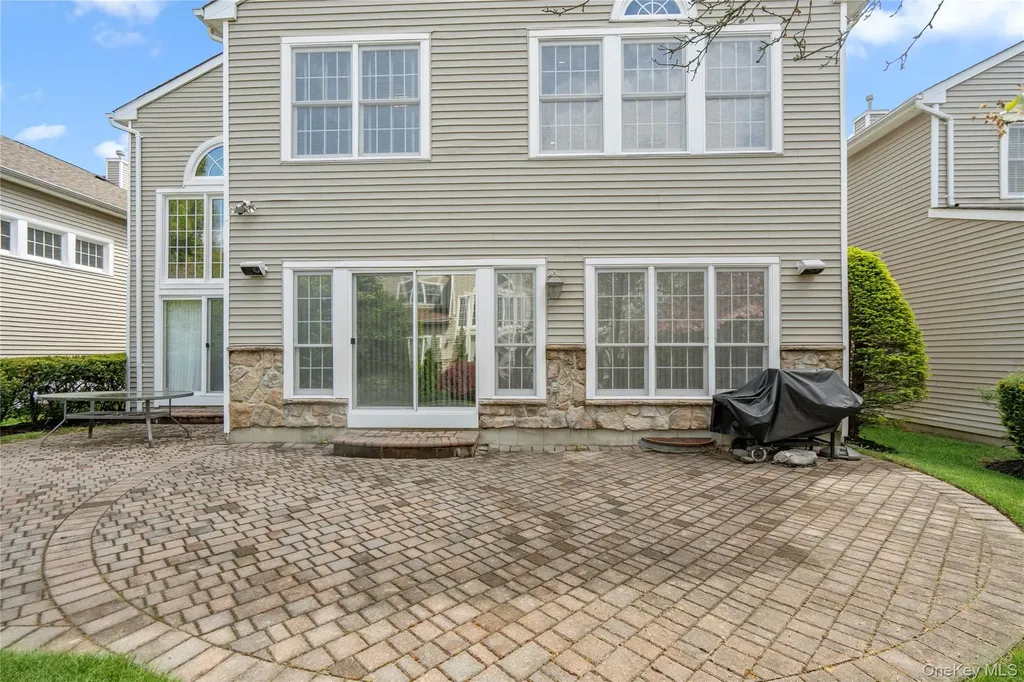 185 Sagamore Drive Plainview NY 11803