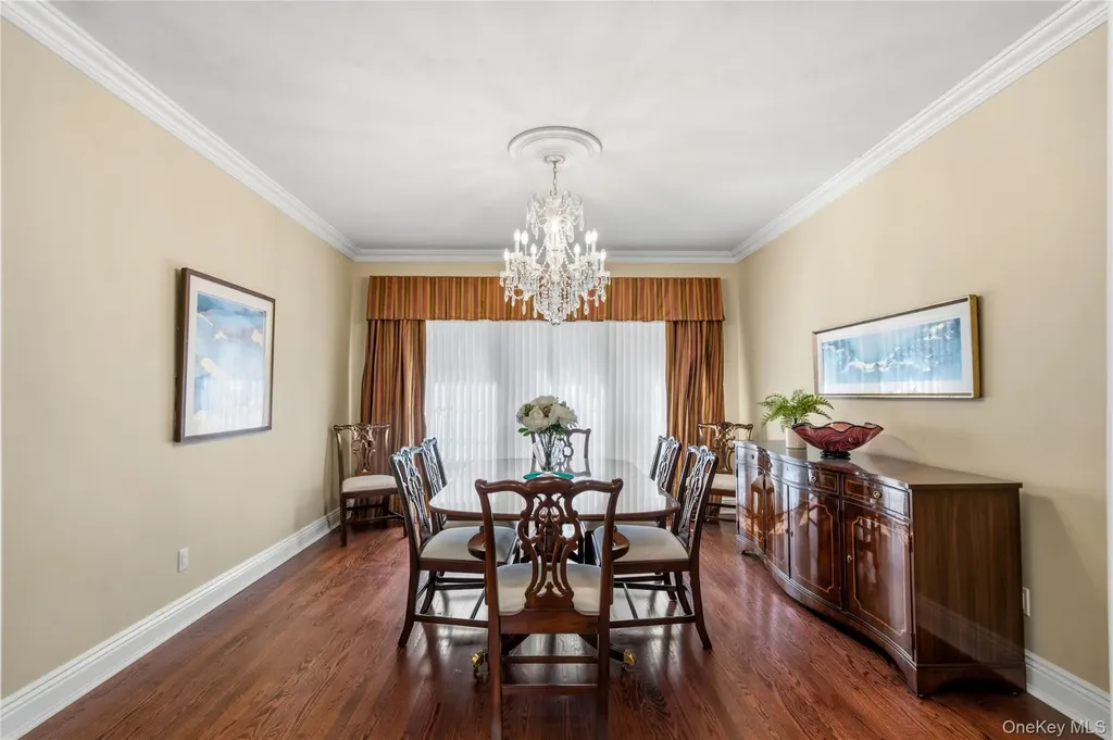 185 Sagamore Drive Plainview NY 11803