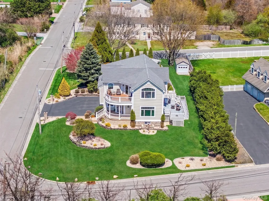 9 Sunset Lane Patchogue NY 11772
