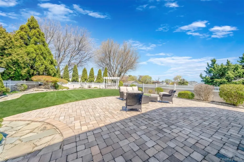 9 Sunset Lane Patchogue NY 11772