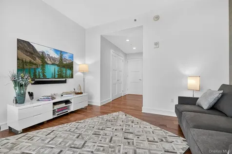 5 Renaissance Square White Plains NY 10601