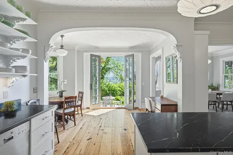 215 River Road Nyack NY 10960