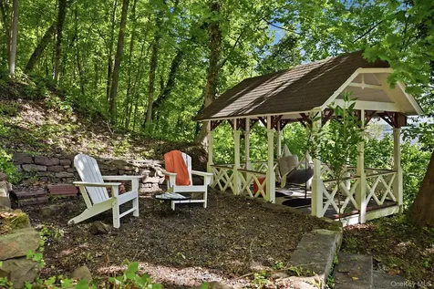 215 River Road Nyack NY 10960