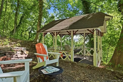 215 River Road Nyack NY 10960