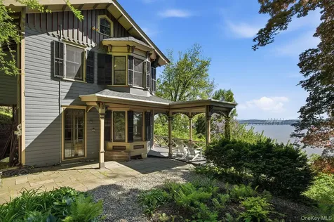 215 River Road Nyack NY 10960