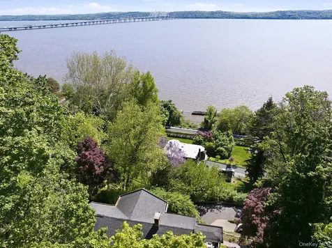 215 River Road Nyack NY 10960