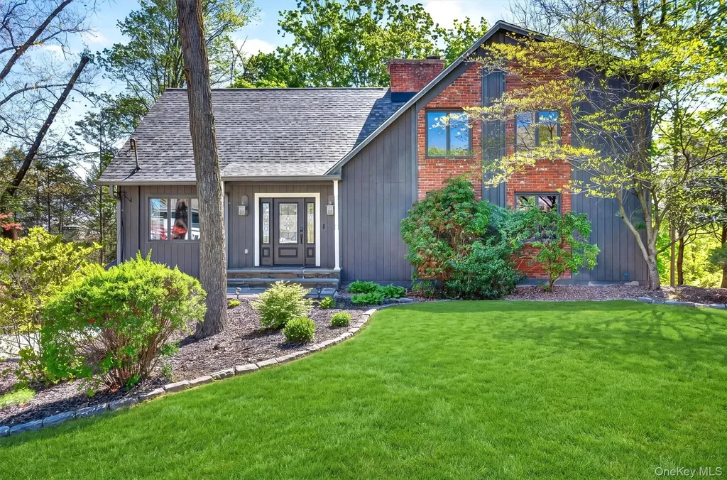 40 Brentwood Drive Poughkeepsie NY 12603