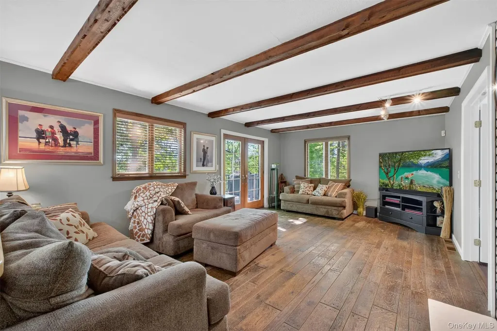 40 Brentwood Drive Poughkeepsie NY 12603