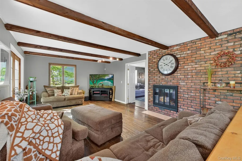 40 Brentwood Drive Poughkeepsie NY 12603