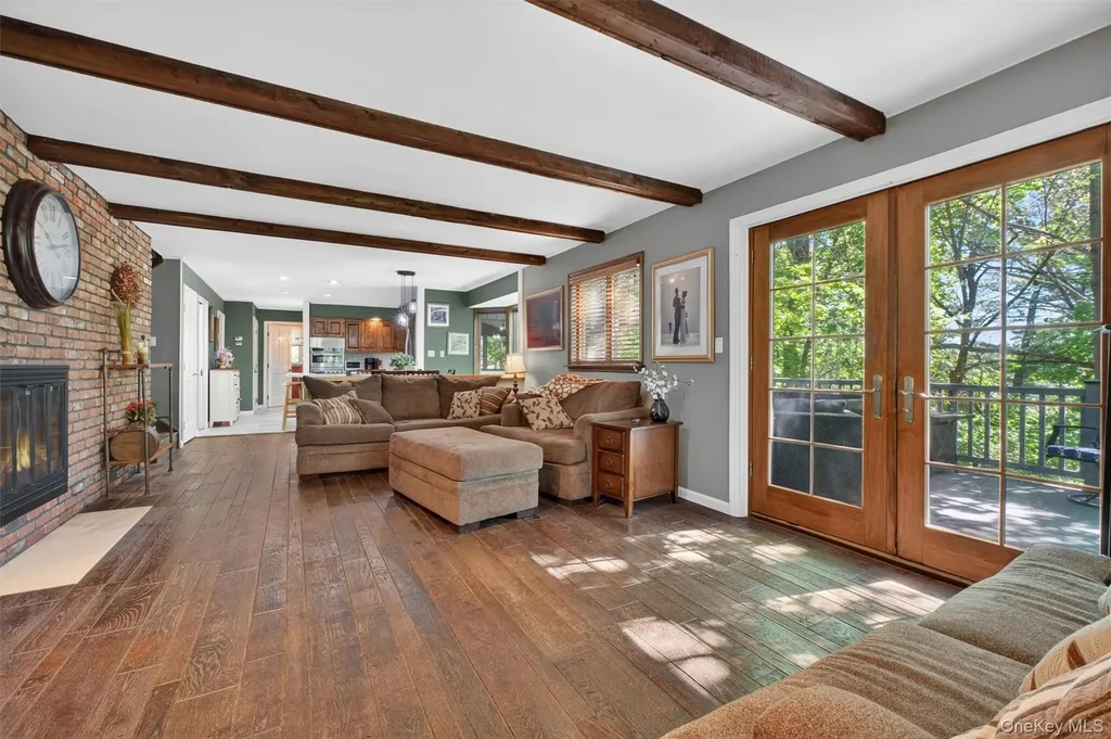 40 Brentwood Drive Poughkeepsie NY 12603
