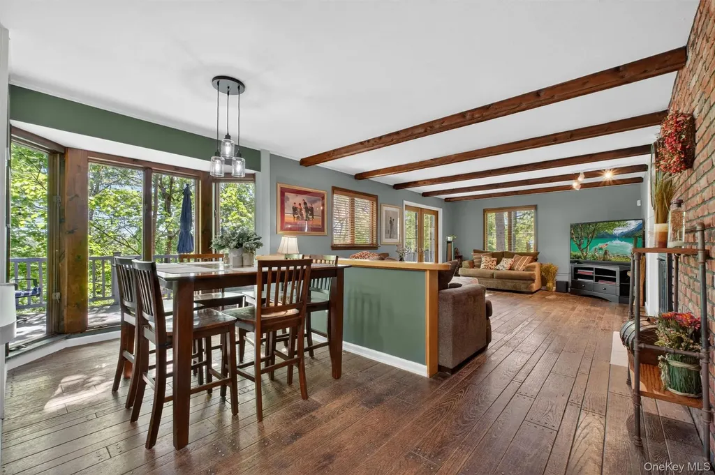 40 Brentwood Drive Poughkeepsie NY 12603