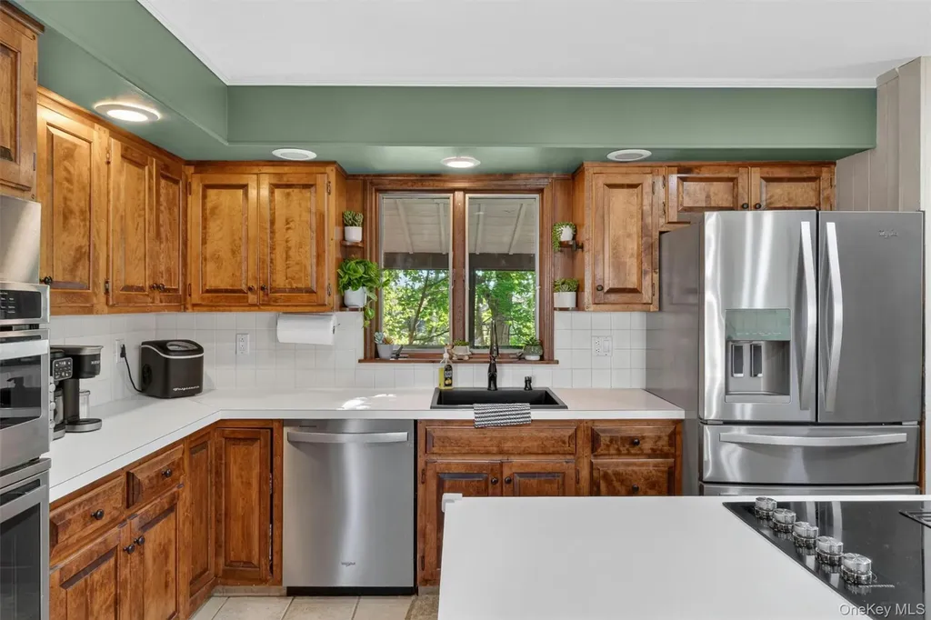 40 Brentwood Drive Poughkeepsie NY 12603