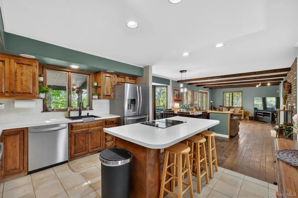 40 Brentwood Drive Poughkeepsie NY 12603