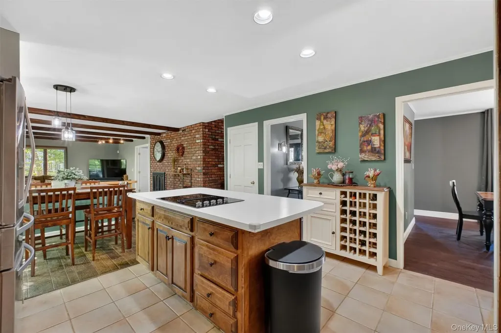 40 Brentwood Drive Poughkeepsie NY 12603