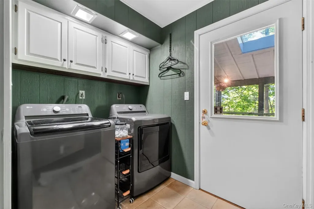 40 Brentwood Drive Poughkeepsie NY 12603