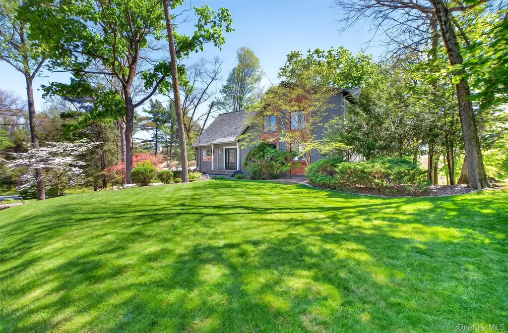 40 Brentwood Drive Poughkeepsie NY 12603