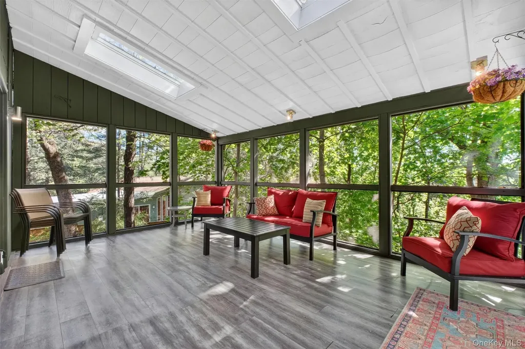 40 Brentwood Drive Poughkeepsie NY 12603