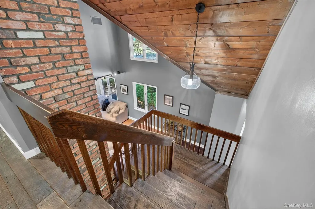 40 Brentwood Drive Poughkeepsie NY 12603