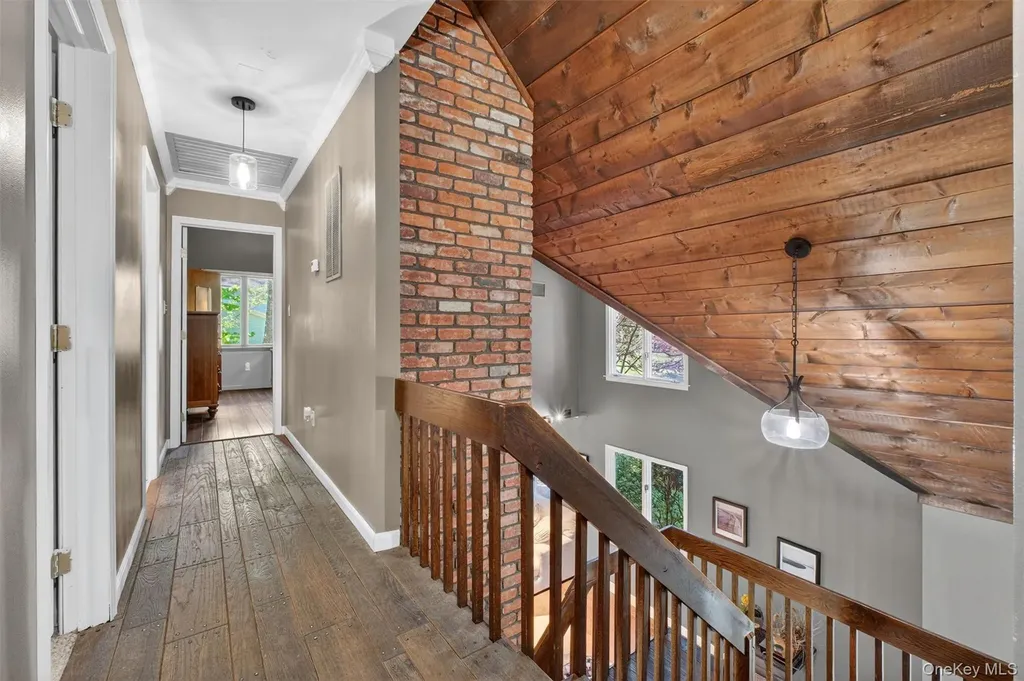 40 Brentwood Drive Poughkeepsie NY 12603
