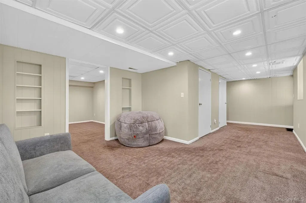 40 Brentwood Drive Poughkeepsie NY 12603