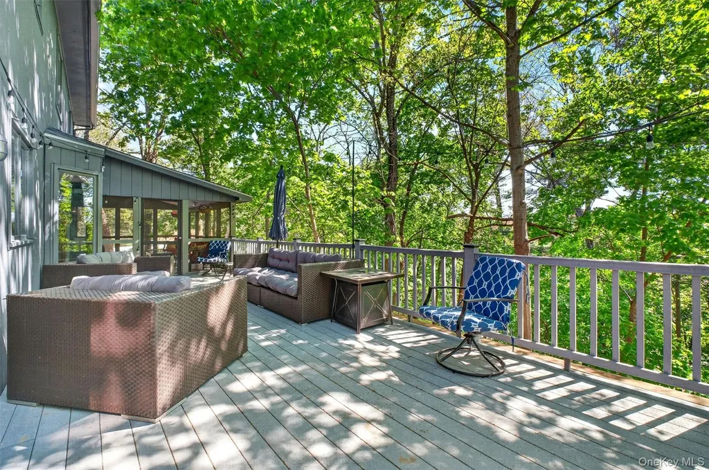 40 Brentwood Drive Poughkeepsie NY 12603