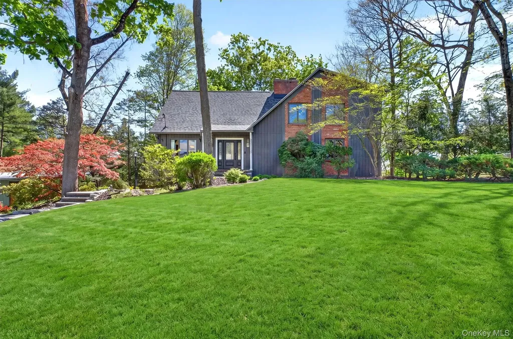 40 Brentwood Drive Poughkeepsie NY 12603