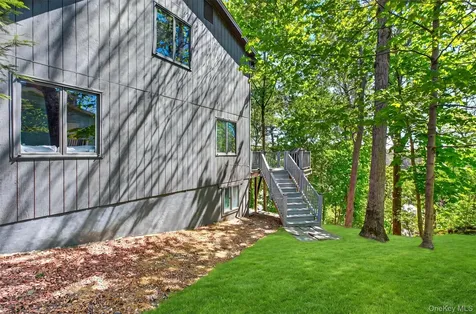 40 Brentwood Drive Poughkeepsie NY 12603