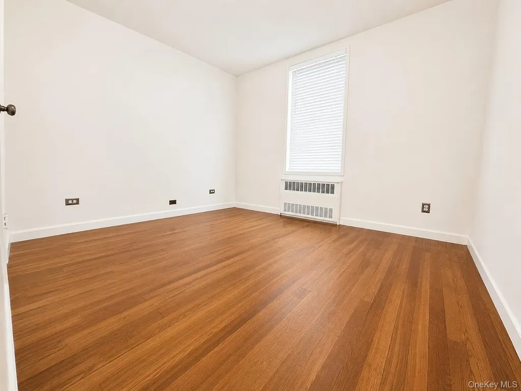 60-11 Broadway Woodside NY 11377