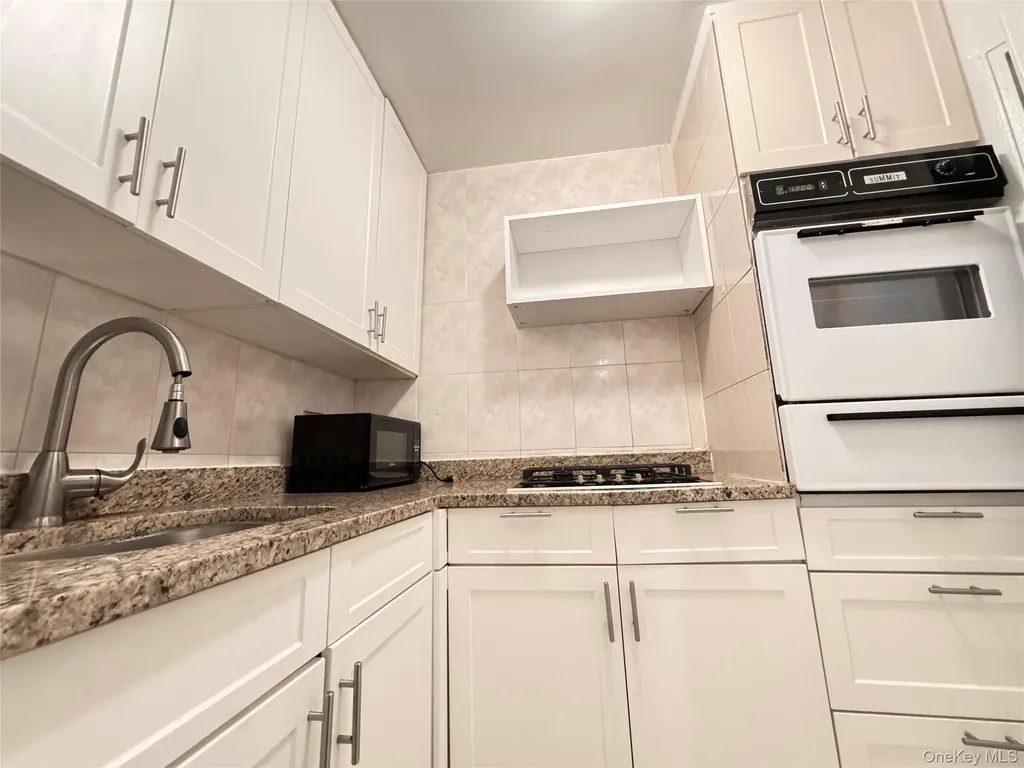 60-11 Broadway Woodside NY 11377