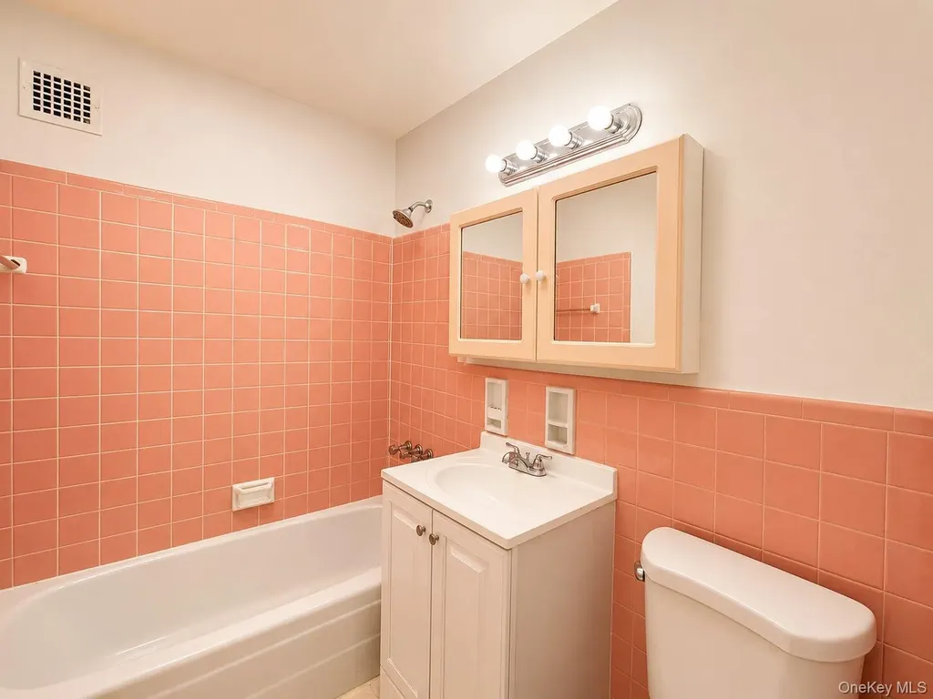 60-11 Broadway Woodside NY 11377