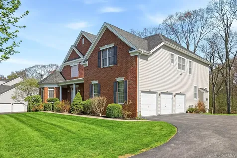 13 Chestnut Street Hopewell Junction NY 12533