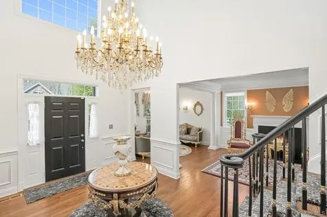 13 Chestnut Street Hopewell Junction NY 12533