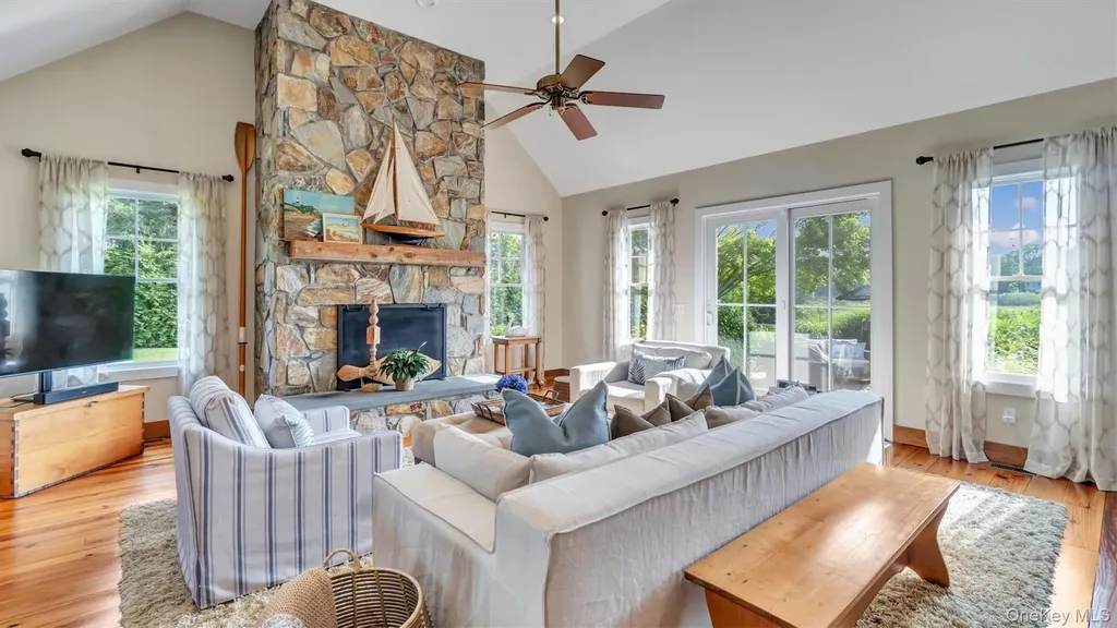 13A Brushy Neck Lane Westhampton NY 11977