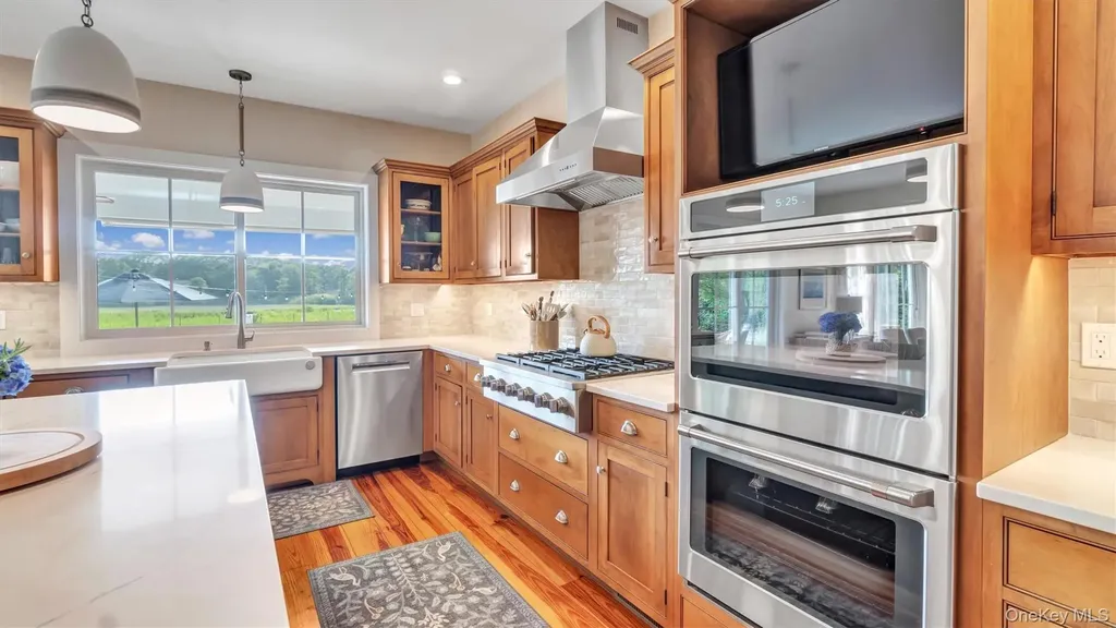 13A Brushy Neck Lane Westhampton NY 11977